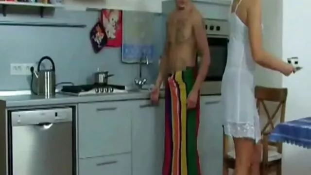 Loura porno de mulheres nuas filmada fodida impiedosamente