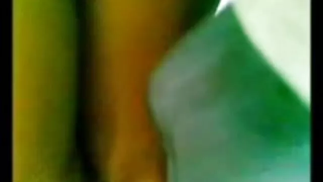 A abelha porno as mulheres mais gostosas loira Boazona brinca com o seu corpo