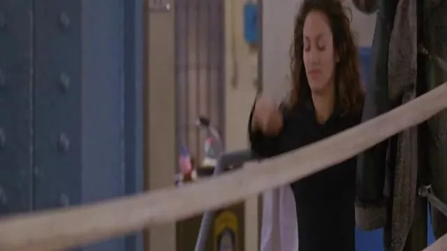 Os giros tailandeses vídeo pornô mulher dando o cu chupam-se uns aos outros.