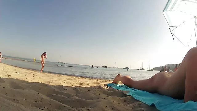 A miúda do casting Hardcore é fodida num vídeo de pornô com mulheres gostosas morcego num vídeo Amador.