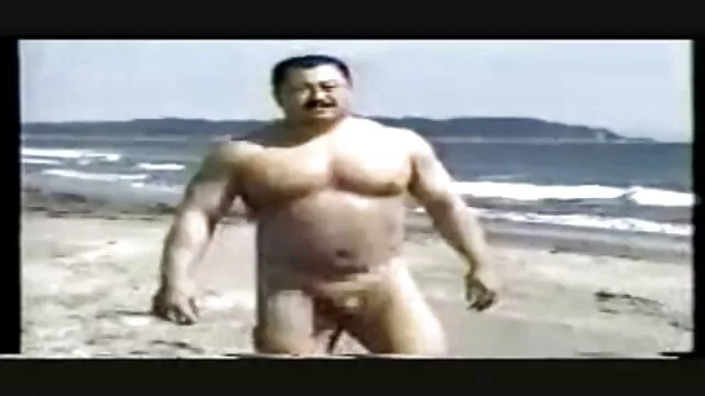 Babysitter em redes de porno mulher bunda grande pesca recebe um pau duro