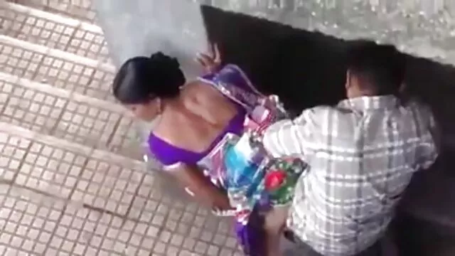 Recolha vídeo de mulher pelada de pornô de Magricelas em público
