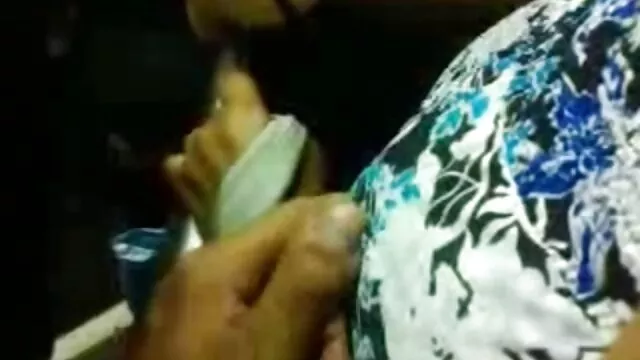 A Blair morena não filme pornô com mulher brasileira bem gostosa resiste a um grande colega de trabalho preto.