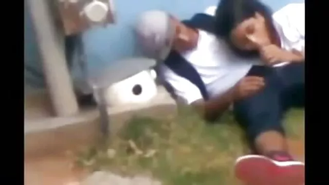 Adolescente asiático tenta Oldman cum as mulheres mais gostosas de filme pornô após acasalar