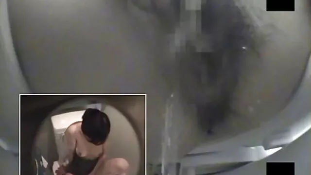 Puta eu quero ver filme pornô de mulher pelada porca a bater na sua rata gananciosa