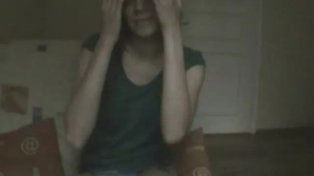 A minha filha alemã-alemã chupa o quero ver vídeo de pornô de mulher pelada marido da melhor amiga e engole.