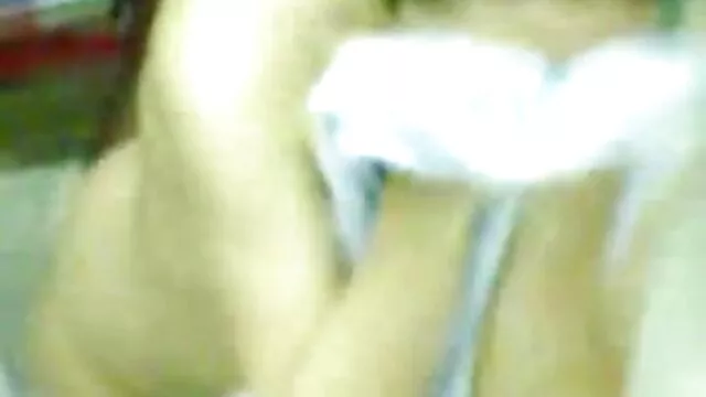 Rabo gay atado, feito vídeo pornô com mulher gostosa depois de um broche mútuo.