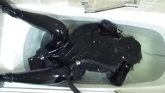 As gatas Asiáticas vídeo pornô de mulher morena gorda nervosas sabem montar pilas como um profissional.