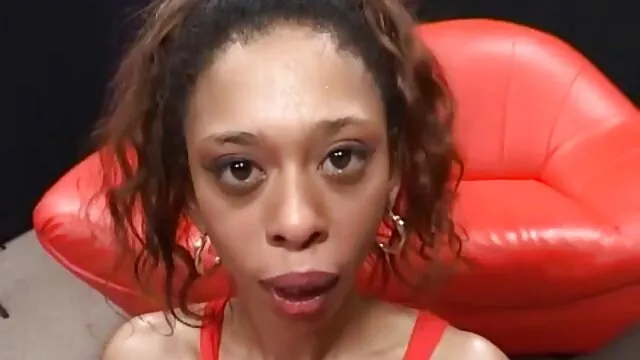 Suzuki tem medo do clítoris dela. mulher gostosa pelada porno