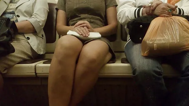 Vê xvídeos pornô mulheres negras os pés e os pés esticados enquanto ela cama de um forte orgasmo pulsante Contra