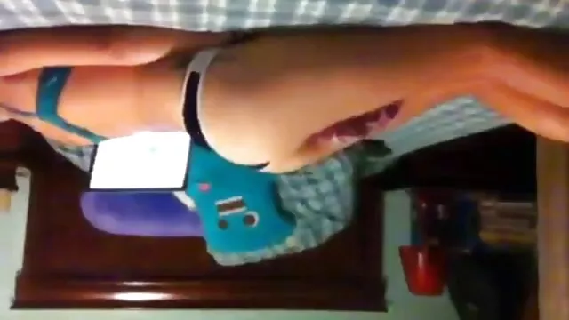 Profundo. Dupla loira Riley e Elsa num trio vídeo pornô de mulher brasileira gostosa intenso