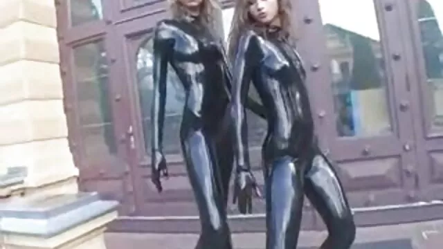 Cabelo castanho ponto filme pornô mulher transando em pé precário ainda resiste hardcore fodido na câmara